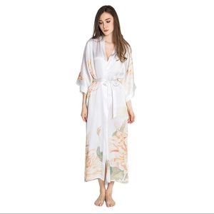 KIM+ONO Long White Silk Kiku Kimono Robe